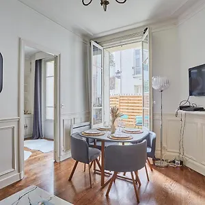 Appartement Tour Eiffel By Prestige, Paris