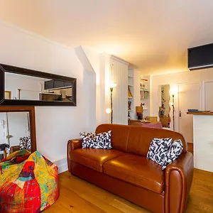 Appartement Guestready - Magic View Montparnasse Big Terrace, Paris